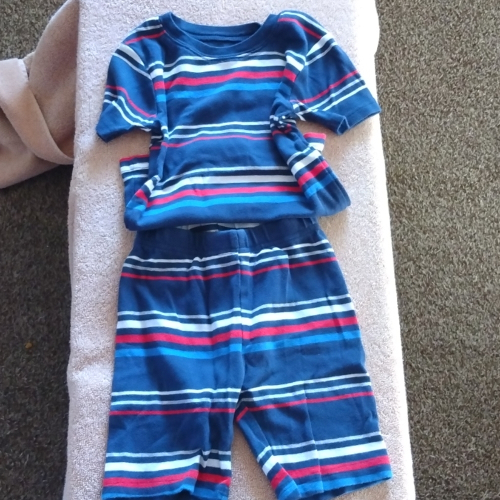 Carter's Short Set